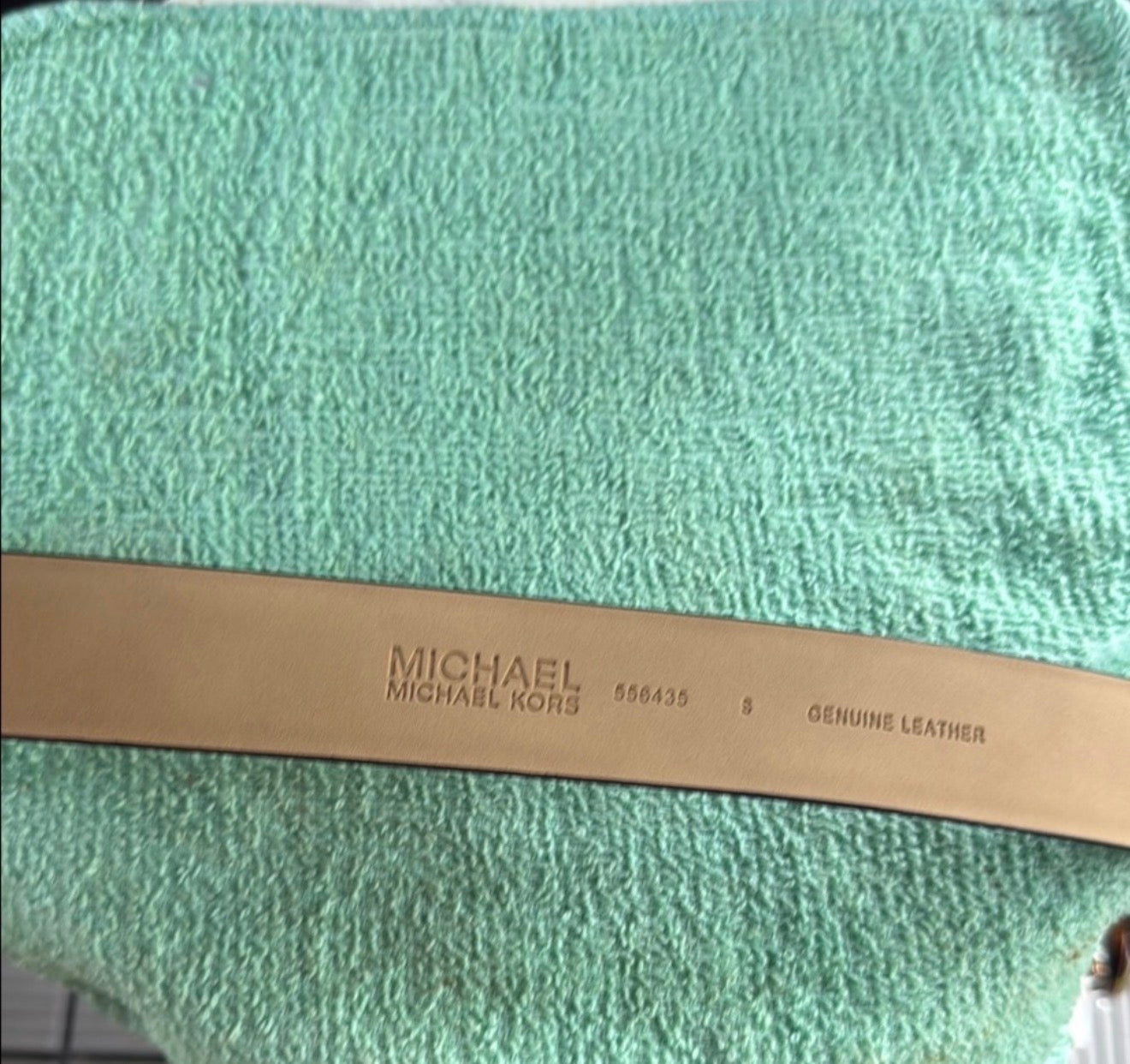 Michael KORS black belt with tortoises buckle