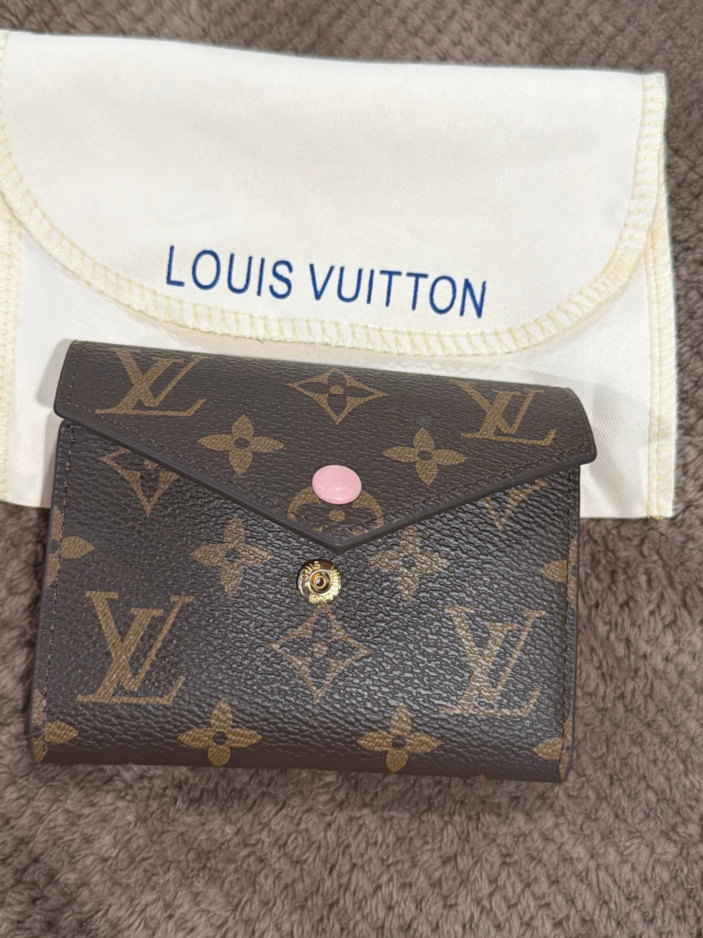 Brown pattern LV WALLET
