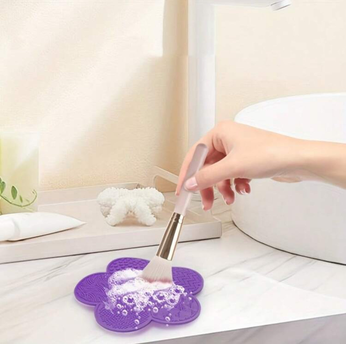 1pc New Flower Silicone Suction Cup Cleaning Brush Mat, Makeup Brush Cleaner Tool