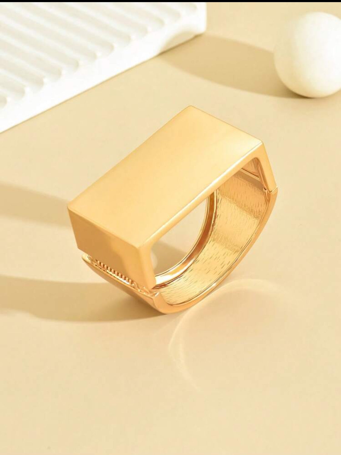 Square bangle