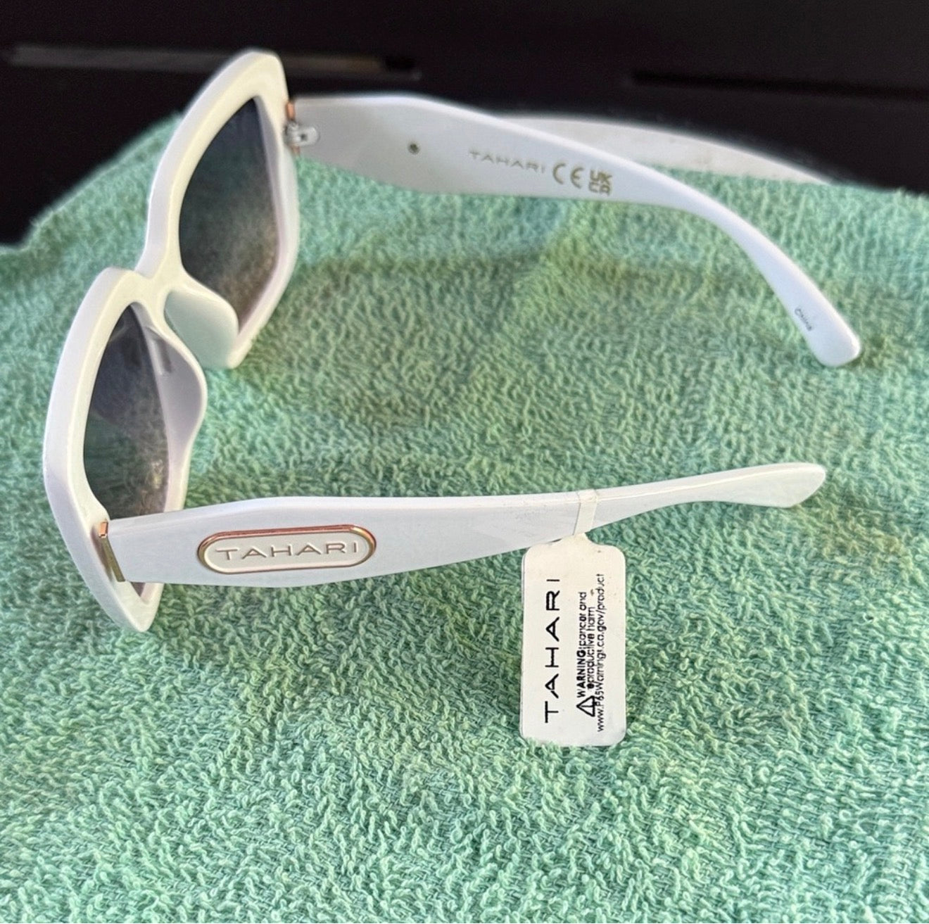 Tahari sunglasses