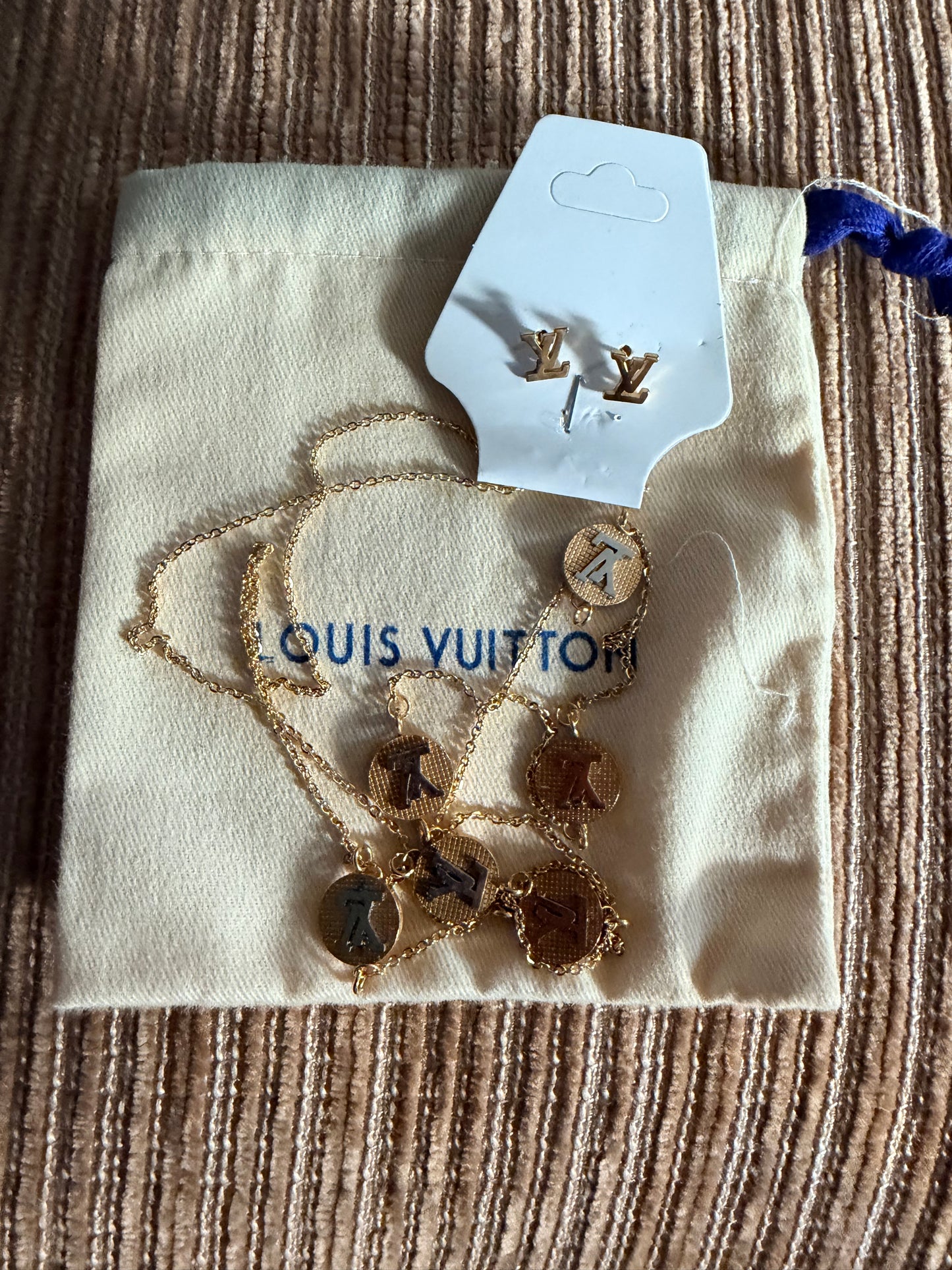 Lv luxury necklace set