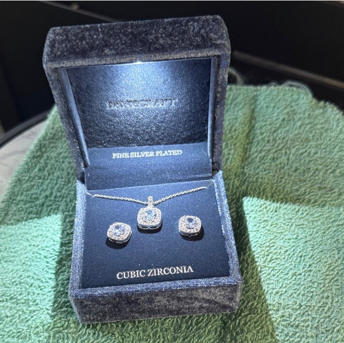 Craft silver necklace set with cubic zirconia
