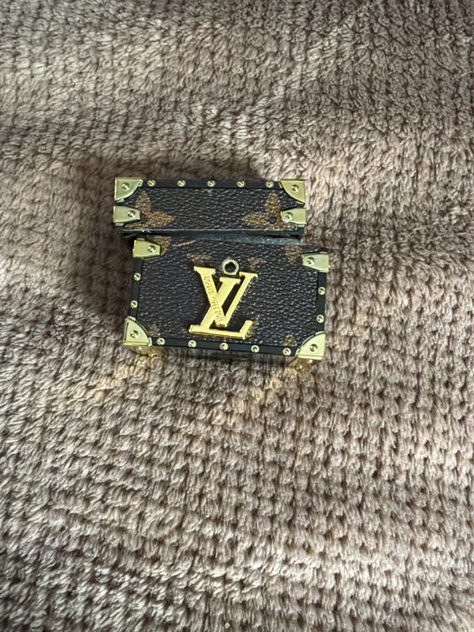 Lv AirPod trunk case