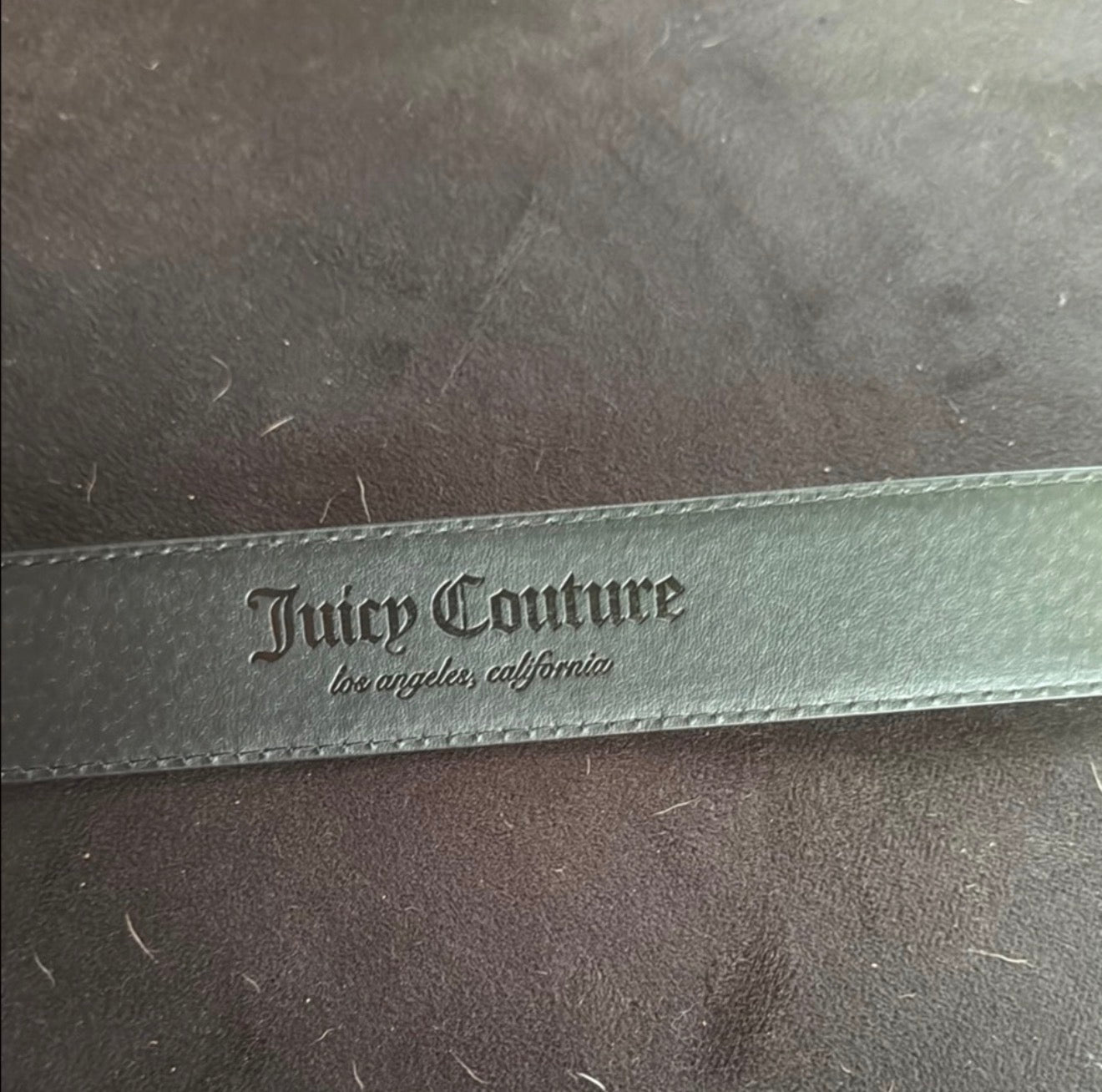 Juicy black leather belt