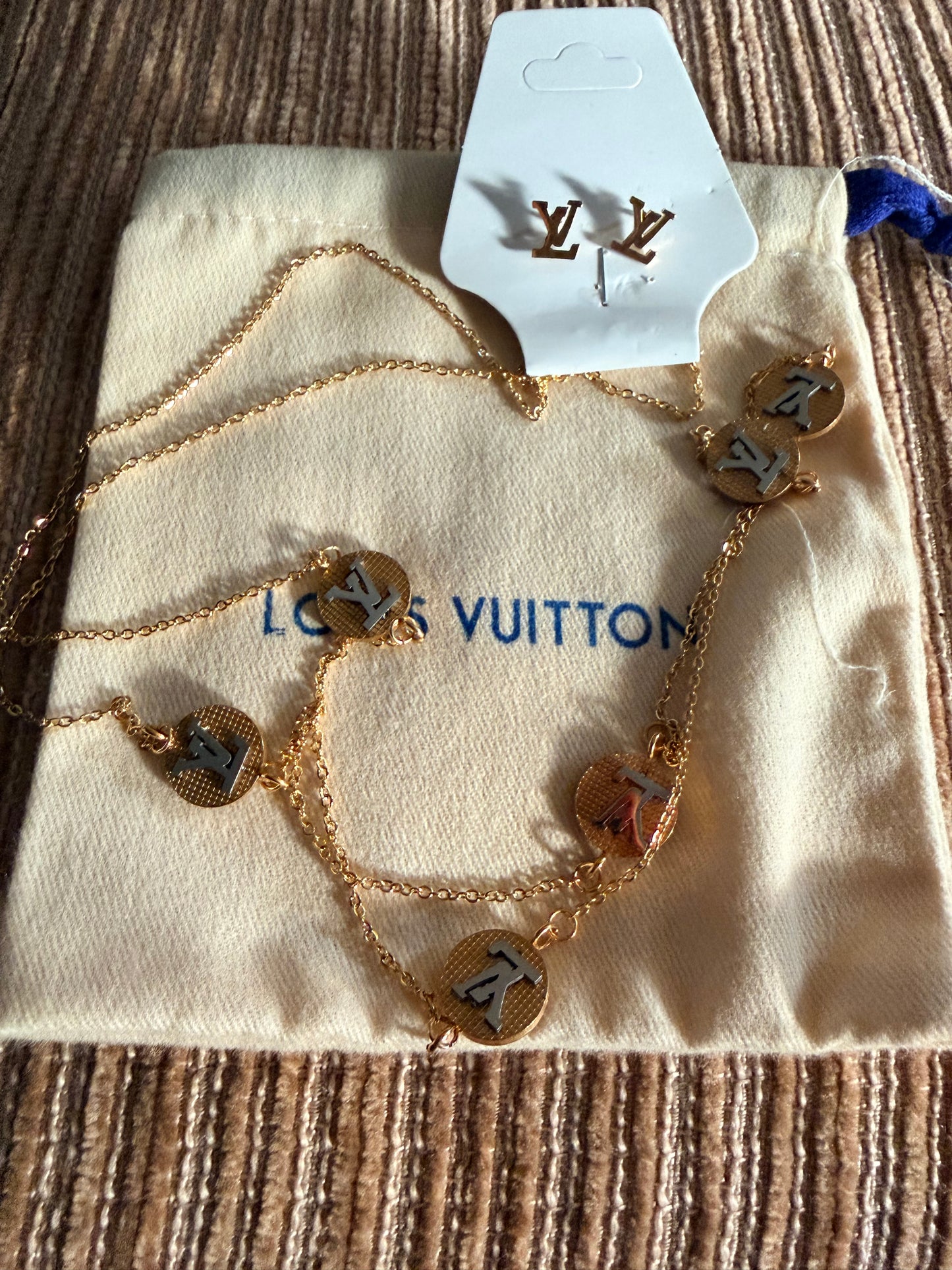 Lv luxury necklace set