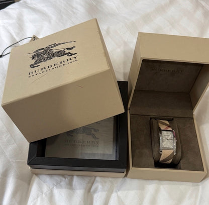 Burberry Beige and silver women watch (authentic)