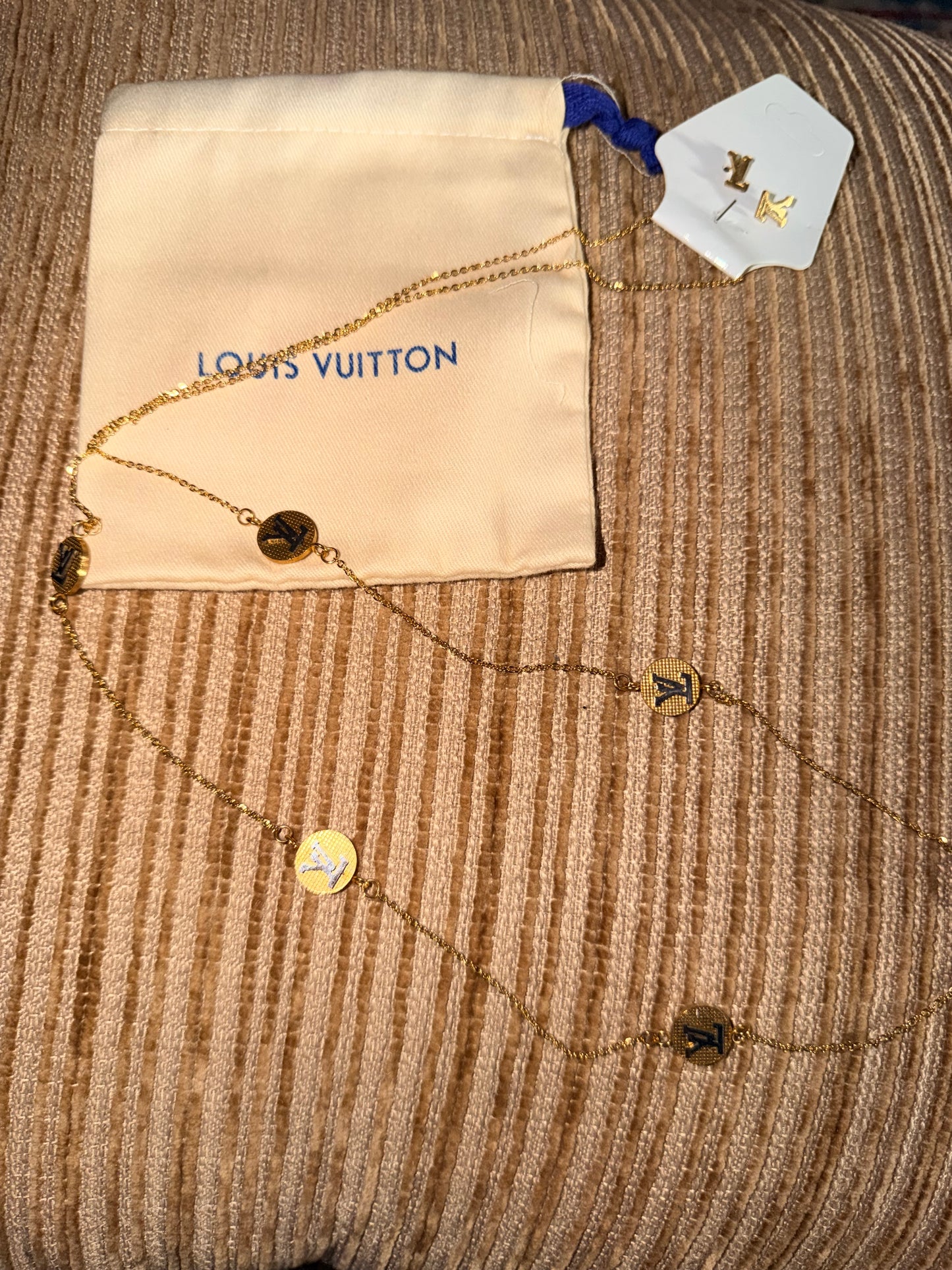 Lv luxury necklace set
