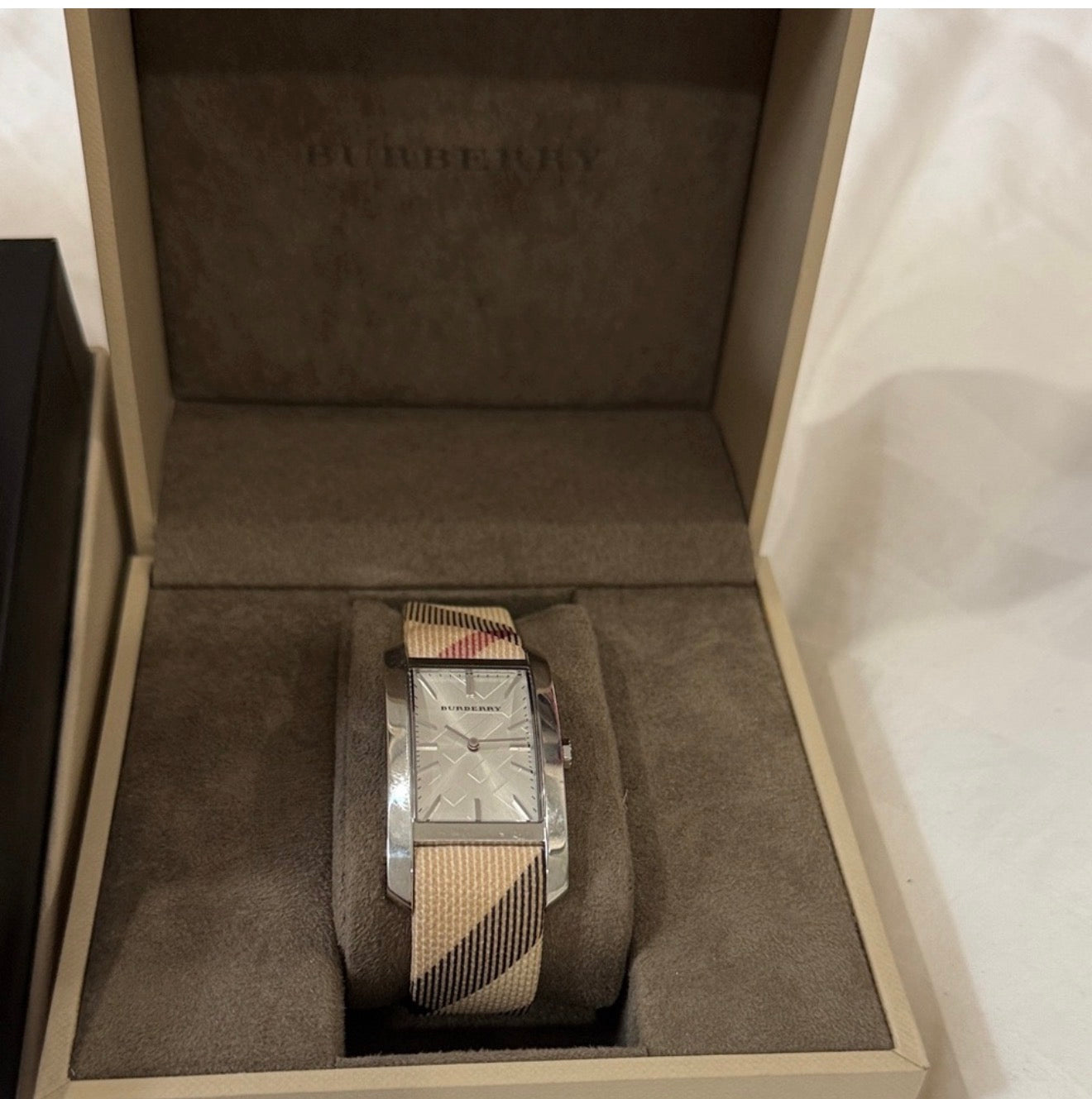 Burberry Beige and silver women watch (authentic)