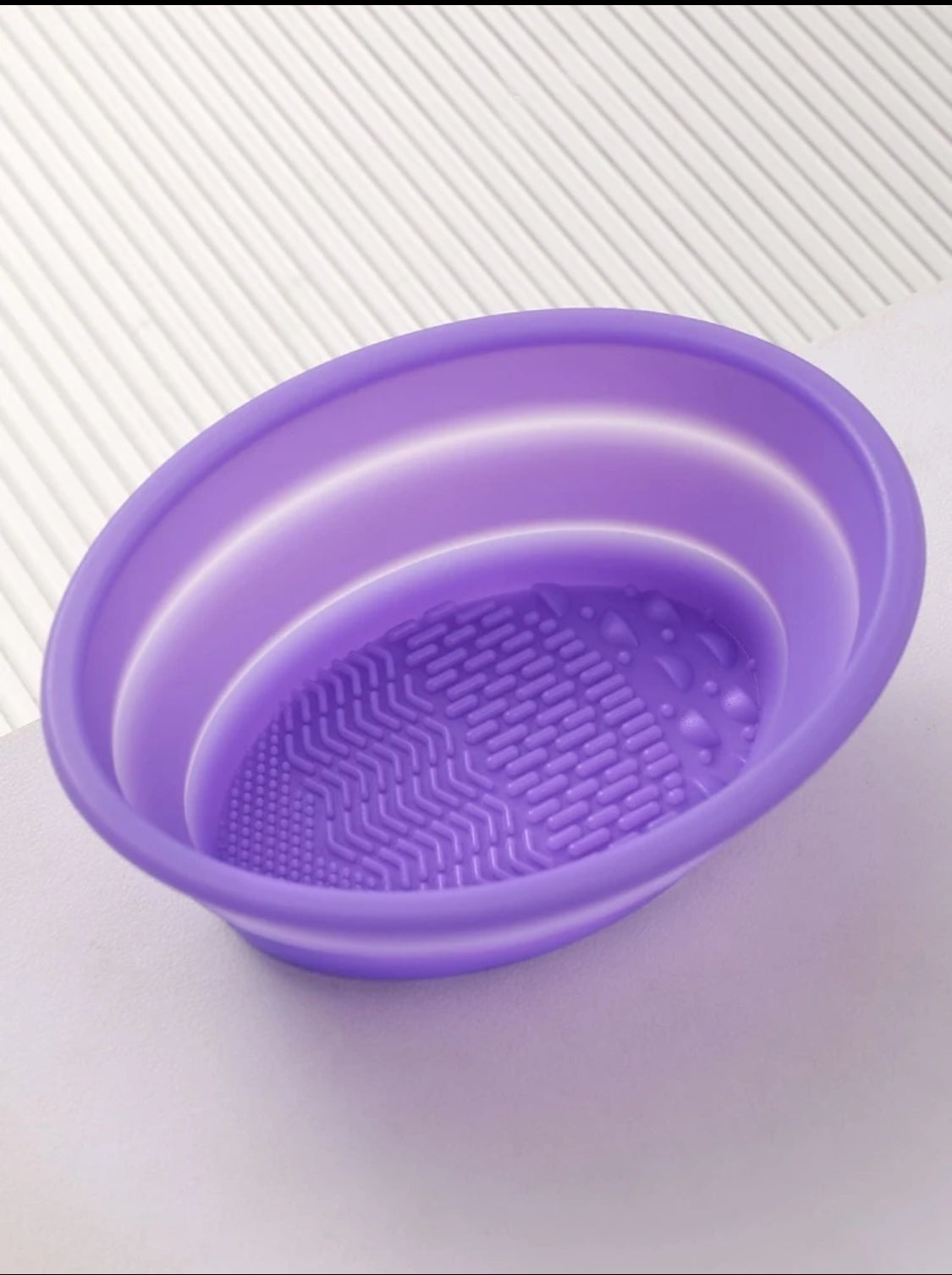 Makeup brush cleaning bowl