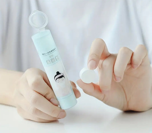 Disposable compress hand towel